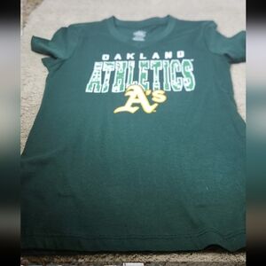 Girl's Green Oakland A's Athletics Short Sleeve T-Shirt - L(10-12)